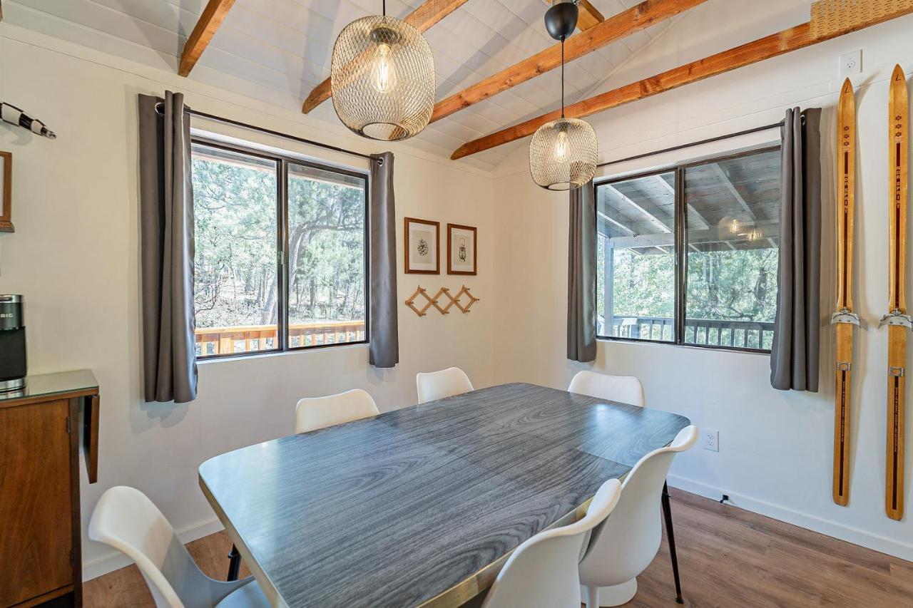 Villa The Pine House - Cozy Mid-Century Modern, Pet-Friendly Extérieur photo